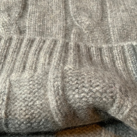 Tashia London Chunk Cashmere Sweater - Picture 3 of 10